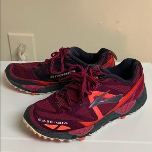Brooks Cascadia Size 8